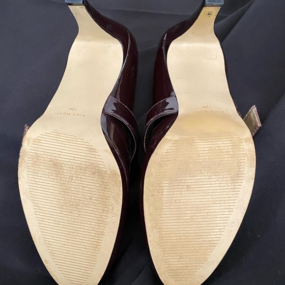 Brown Patent Mary Jane Heels 👠 - Picture 6 of 6